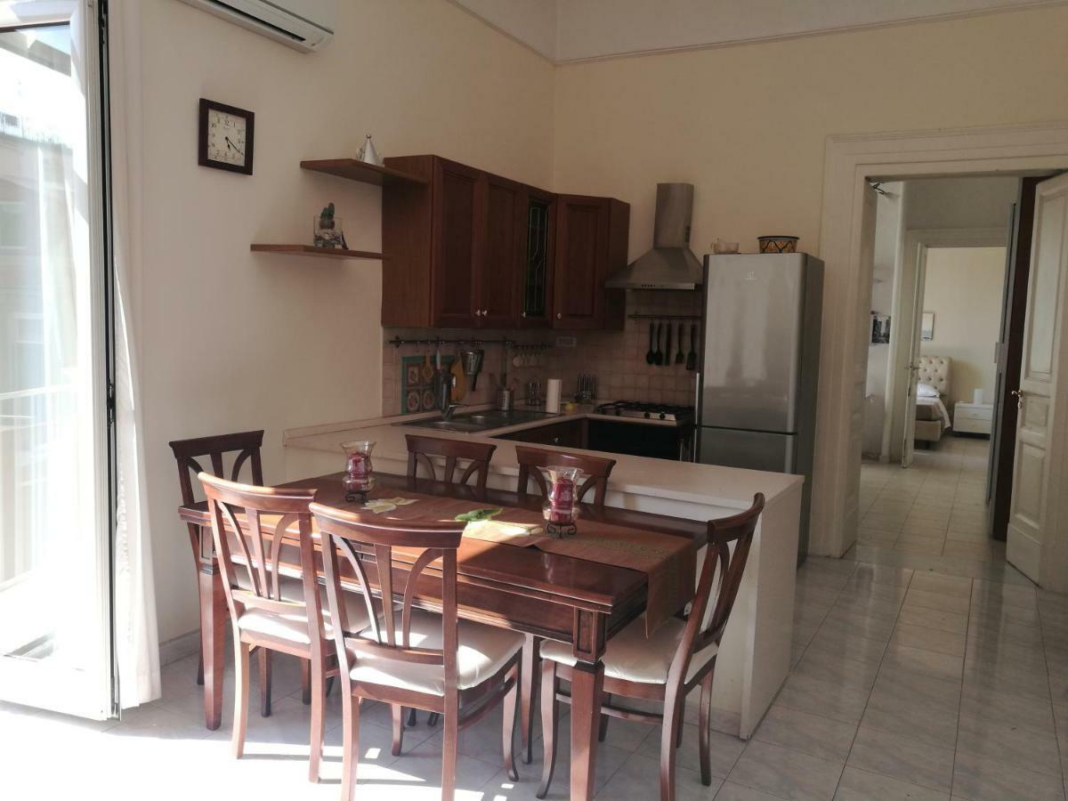Residenza Storica Tarsia Apartment Napoli Ngoại thất bức ảnh